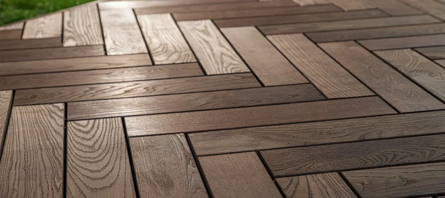 Thermory_decking_herringbone
