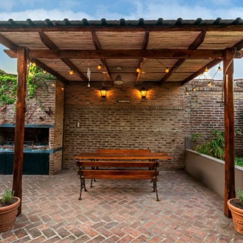 How to Build a Roof Over a Deck: DIY Guide for Auckland Homes