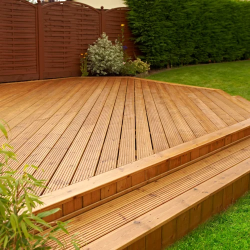 How to Clean Composite Decking: The Ultimate Guide to Maintenance